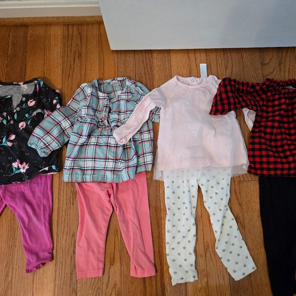 Girls size 18 months Carters set of four outfits